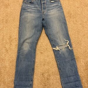 Levi’s Distressed Women Jeans